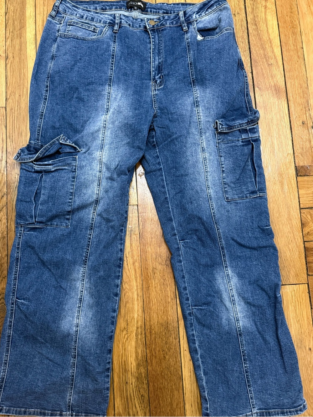 Fashion Nova Medim Blue Relaxed Cargo Jeans - Picture 4 of 8